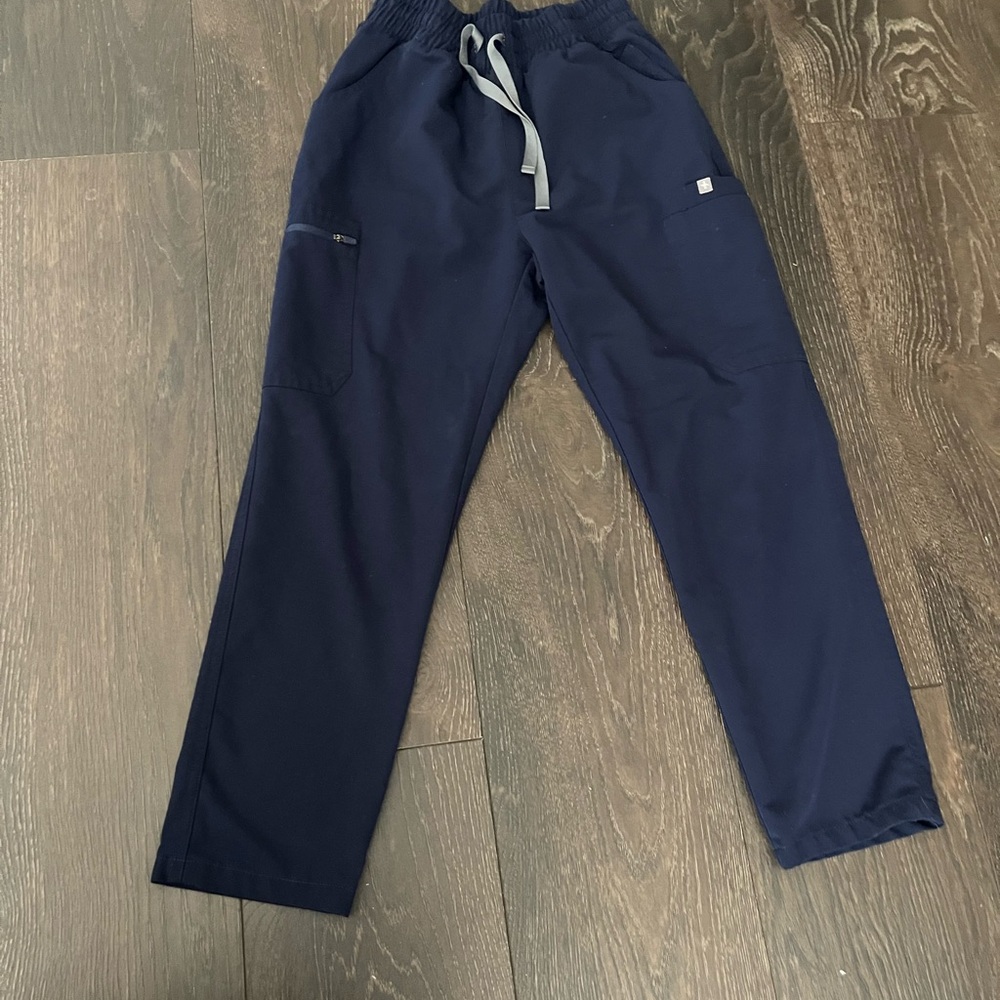Figs XS high waisted scrub pants in navy